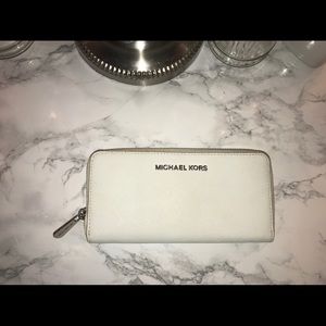 NEW Michael Kors Wallet